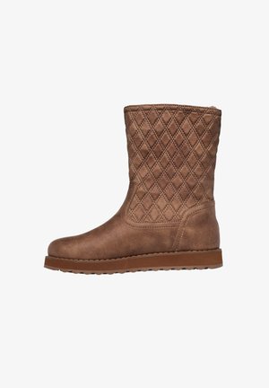 Braune, gesteppte Knöchelstiefel mit strukturierter Oberfläche, runder Spitze und flacher Gummisohle. Futter im Inneren für zusätzlichen Komfort.