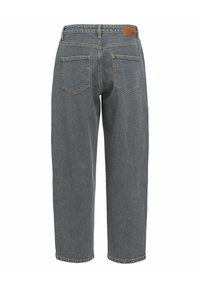 Jeans de mezclilla grises de corte recto y de cintura alta, con dos bolsillos de parche y un parche de cuero con el logo en la cinturilla.