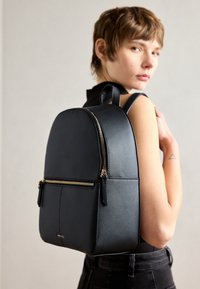 Dnevni ruksak - black