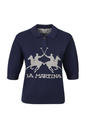 Maglione blu navy a maniche corte con colletto, patta con bottoni, con due giocatori di polo a cavallo che incrociano i bastoni e la scritta "La Martina" sotto.