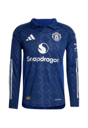 Camiseta de fútbol azul de manga larga hecha de tela texturizada. Presenta rayas blancas en las mangas, un cuello y logotipos impresos en el frente.