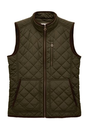 Vestă matlasată fără mâneci, de culoare verde măsliniu, cu fermoar frontal, buzunar la piept cu fermoar și două buzunare mari aplicate în față cu margine maro.