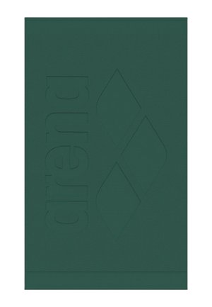 Asciugamano rettangolare verde con logo "arena" testurizzato e tre forme a diamante impresse sulla superficie.