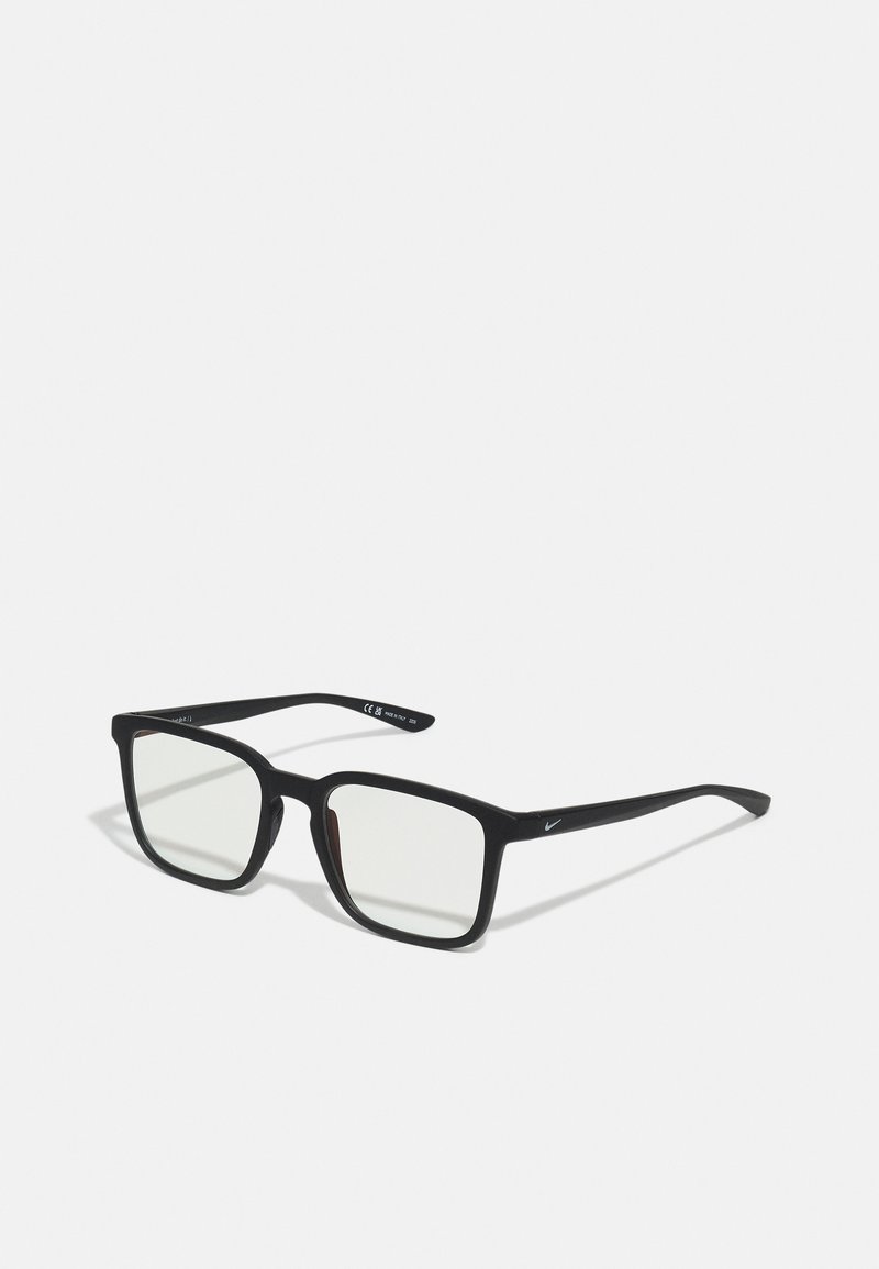 Mustat suorakulmaiset glasses matta pintakäsittelyllä, joissa on läpinäkyvät linssit ja pieni Nike-logo tempurissa.