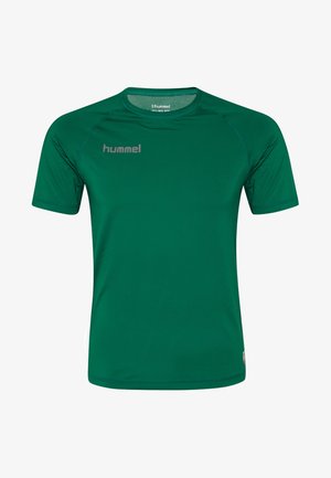 Maglietta sportiva verde a maniche corte realizzata in tessuto traspirante. Presenta un collo rotondo e il logo Hummel in argento sul lato sinistro del petto.