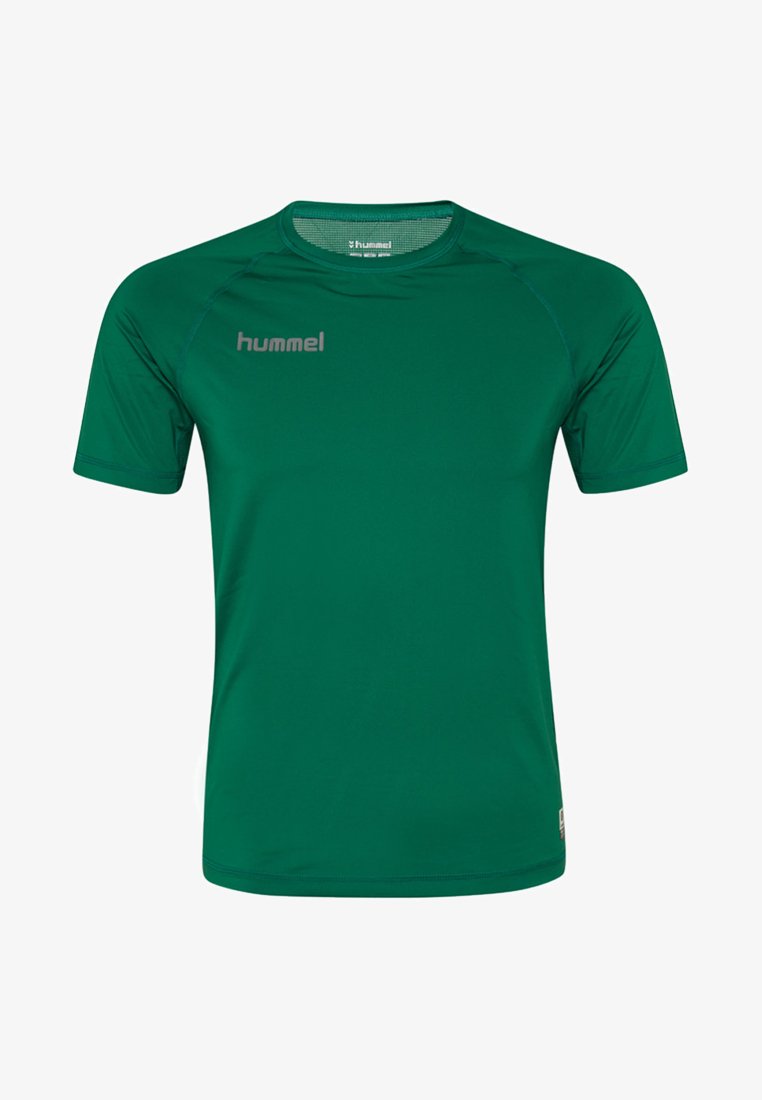 Grøn kortærmet atletisk skjorte lavet af åndbart materiale. Har en rund halsudskæring og Hummel-logo i sølv på venstre bryst.