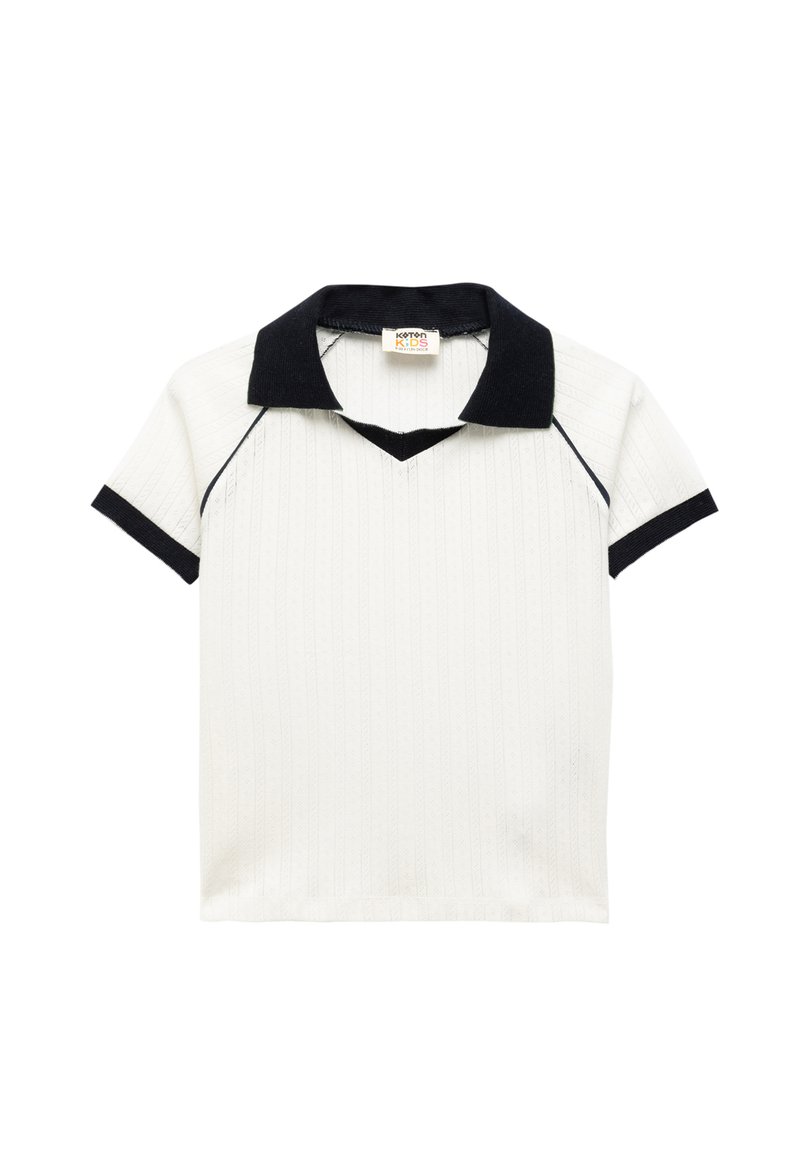 Witte polo shirt met korte mouwen en een zwarte kraag, V-hals ontwerp, ribbelstructuur en gedetailleerde verticale strepen.