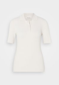 Polo shirt blanc à côtes avec manches courtes, trois boutons au col et une coupe ajustée. Fabriqué à partir d'un matériau doux et extensible.