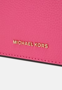 MICHAEL Michael Kors EMPIRE  - Kabelka - camila rose