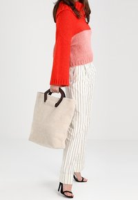KIOMI Håndtasker - beige