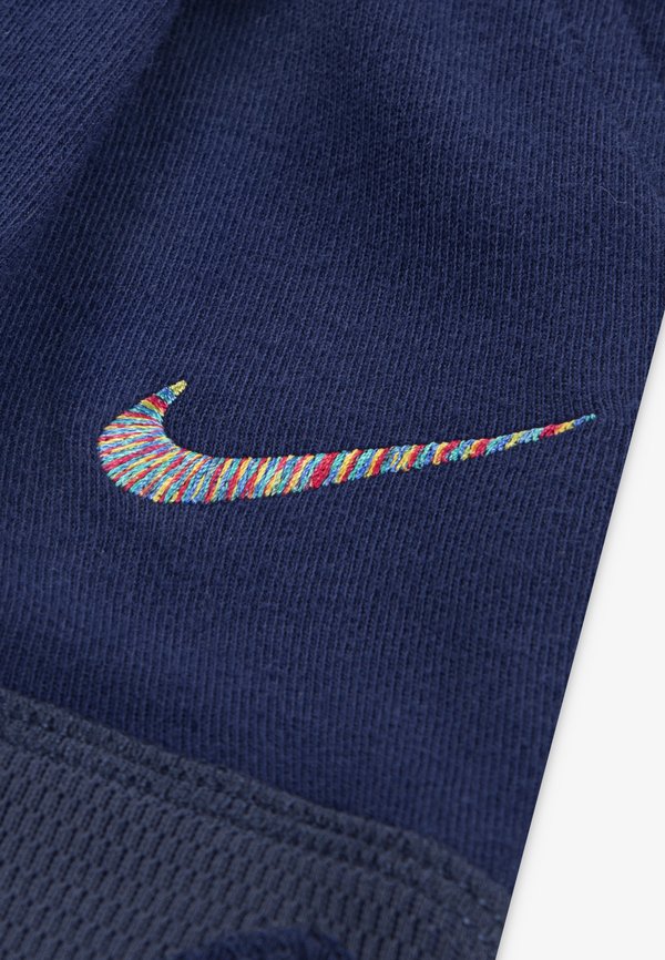 READYSET TEE JOGGER UNISEX SET - Print T-shirt4