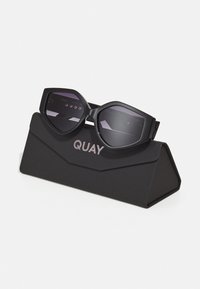 QUAY AUSTRALIA HOT GOSSIP UNISEX - Sluneční brýle - black/smoke gradient