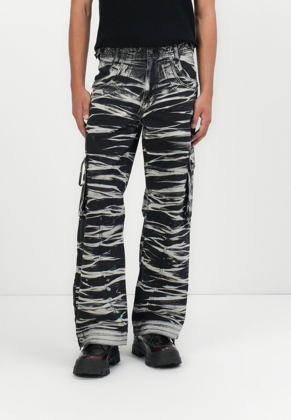 CREASED WASH TROOPER - Cargohose