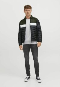Jack & Jones JJEHERO PUFFER COLLAR - Giacca invernale - rosin
