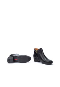 Pikolinos DAROCA - Botines bajos - black