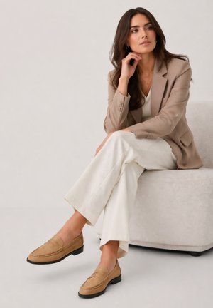 Day Vine, DAY VINE DAMEN LOAFER LOAFER - Chaussons - camel