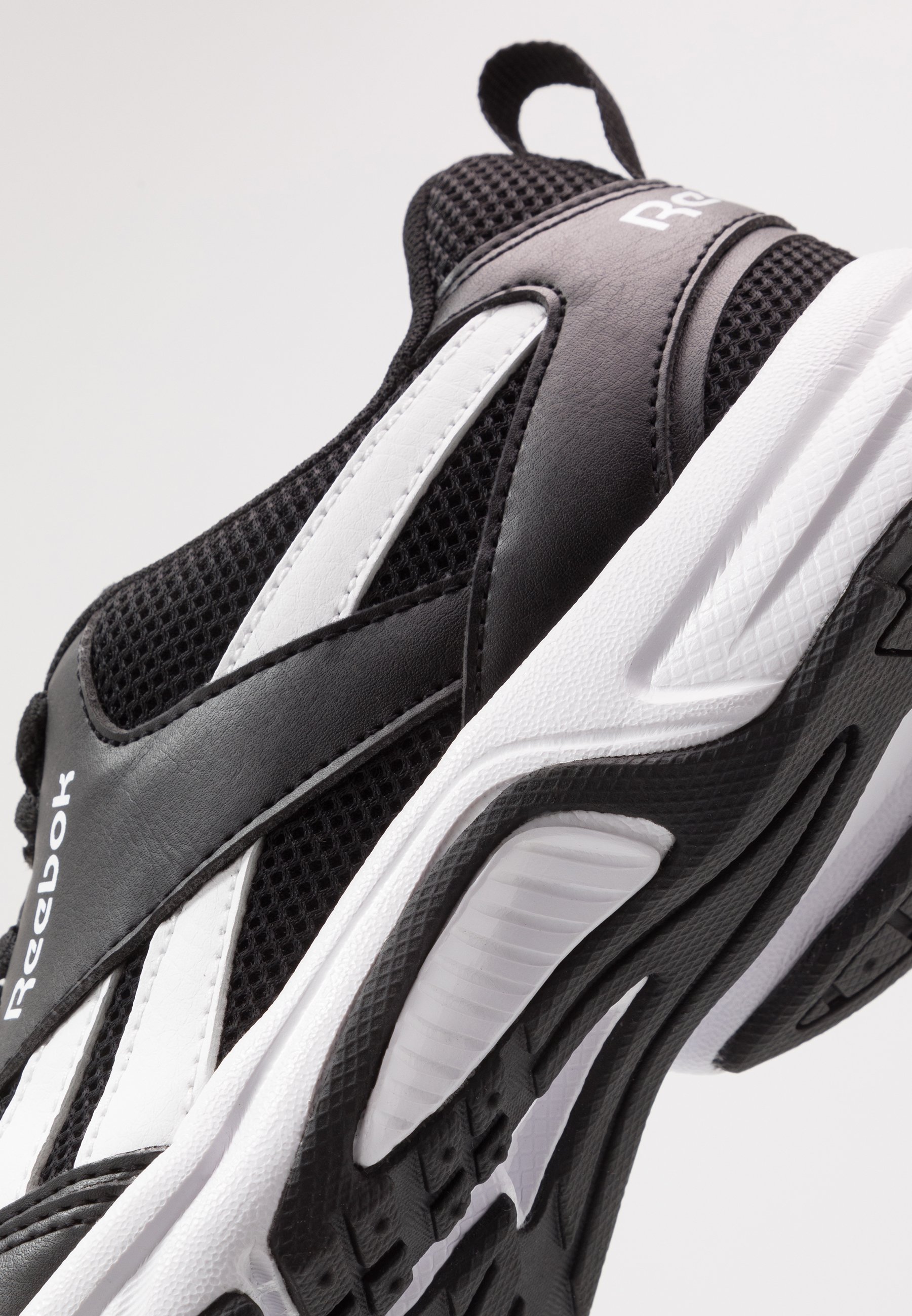 Reebok PHEEHAN - Nøytrale løpesko - black/white Reebok PHEEHAN - Nøytrale løpesko - black/white