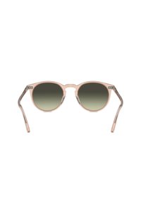 Occhiali da sole rotondi con una montatura trasparente rosa chiaro, lenti graduali verde scuro e aste sottili e slanciate. Nessun dettaglio hardware evidente.
