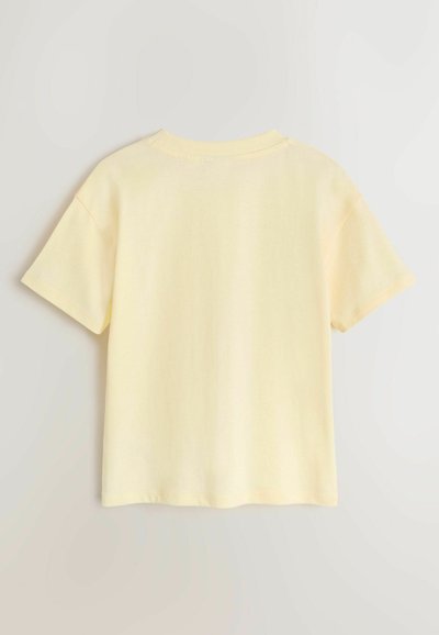 Ensfarvet lysegul t-shirt med korte ærmer og rund halsudskæring, vist bagfra på en neutral baggrund.