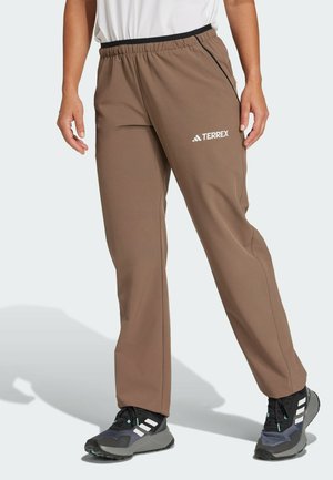 - Spodnie treningowe