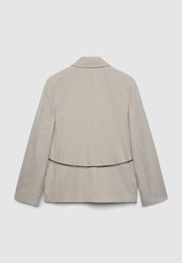 Beiger Blazer mit Reverskragen und strukturierter Silhouette. Verfügt über eine doppellagige Rückseite und glatten, strukturierten Stoff. Keine sichtbaren Beschläge.