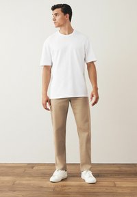 Next Authentic Stretch - Egyenes szárú farmer - wheat
