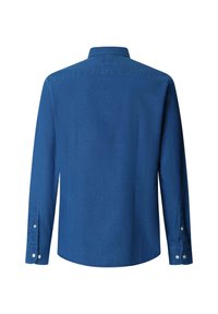 Modrá košeľa s dlhým rukávom zobrazená zozadu, s gombíkmi na manžetách a klasickým golierom na bielom pozadí.
