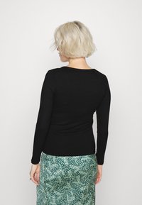 Pieces Maternity PMSEBBI - Casaco de malha - black