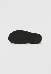Thumbnail Image 5
