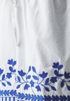 VMVACATION - Shorts - bright white/blue