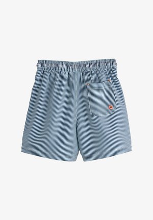 Tamsiai mėlynos ir baltos juostelės maudymosi šortai su elastine juosta, turintys užpakalinį kišenę ir kontrastingą akcentą kišenės krašte.