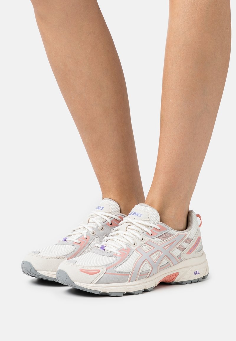 ASICS SportStyle Baskets basses - beige