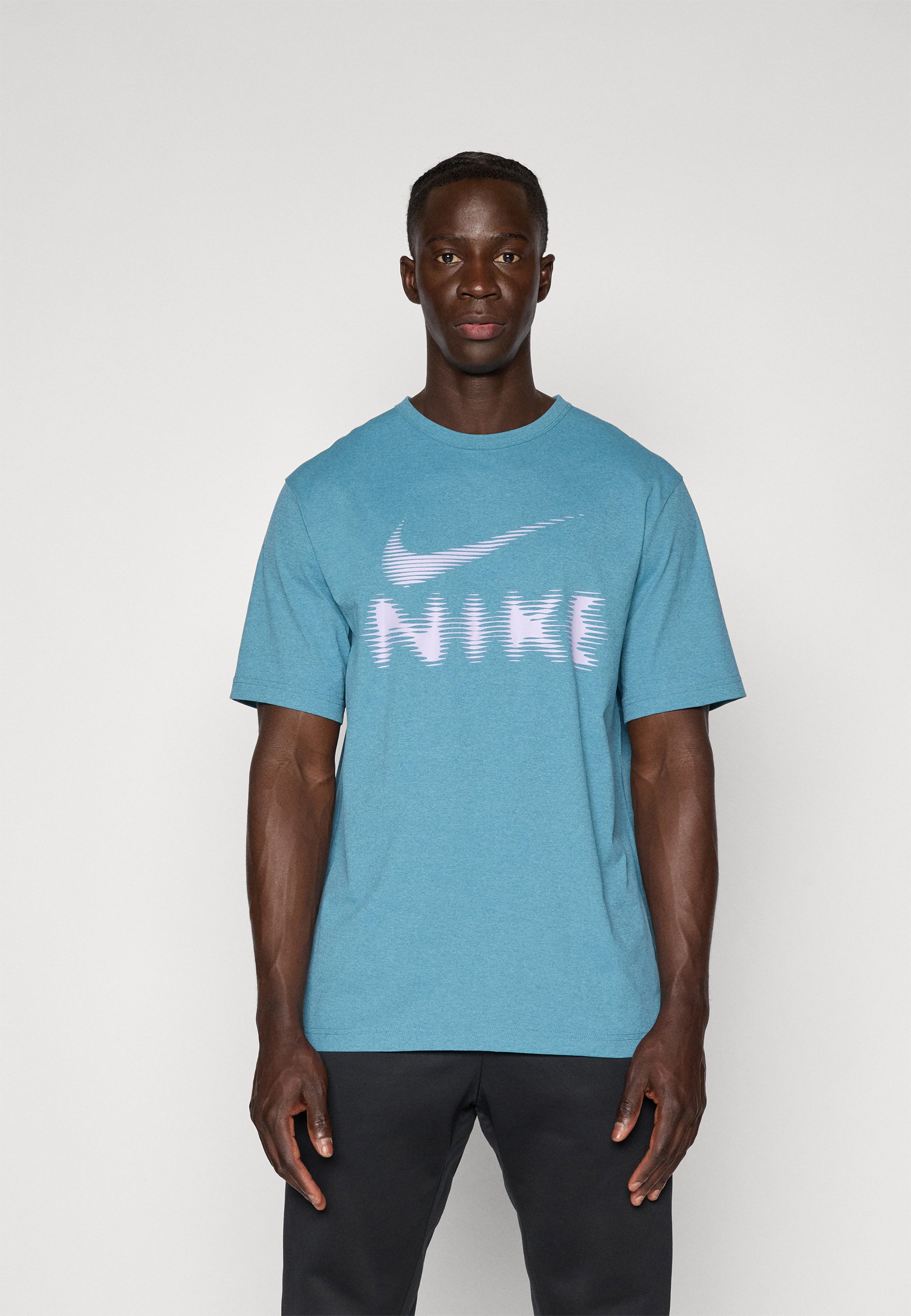 ★ Nike★ Sportswear Short Sleeve T-Shirt W Smoky Blue IB73 Buy Nike Dri-FIT Men's Fitness T-Shirt - Smoky Blue | Nike