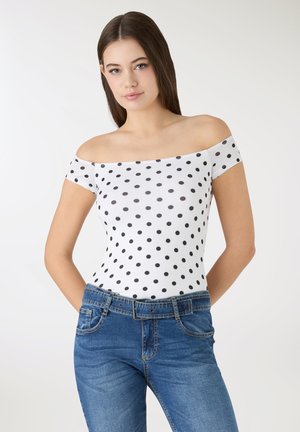 A POIS CON SPALLE SCOPERTE - T-shirt con stampa - var bianco ottico