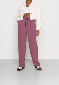 Pepe Jeans Tygbyxor - red