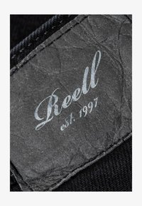 Unselected, black washed