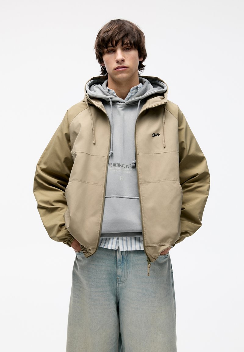 PULL&BEAR STWD WITH HOOD AND PANELS Übergangsjacke khaki Zalando.at