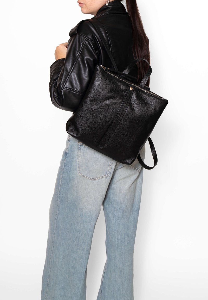 Roberta Rossi CONVERTIBLE - Rugzak - black
