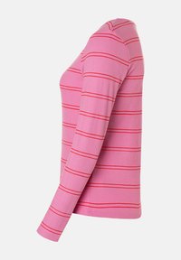 Rosa Langarmshirt mit roten horizontalen Streifen. Verfügt über eine gerippte Textur und eine taillierte Form, mit einem runden Ausschnitt.