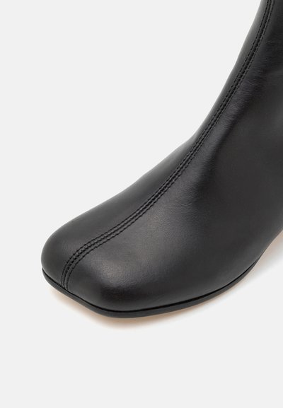 MM6 Maison Margiela Stivaletti - black