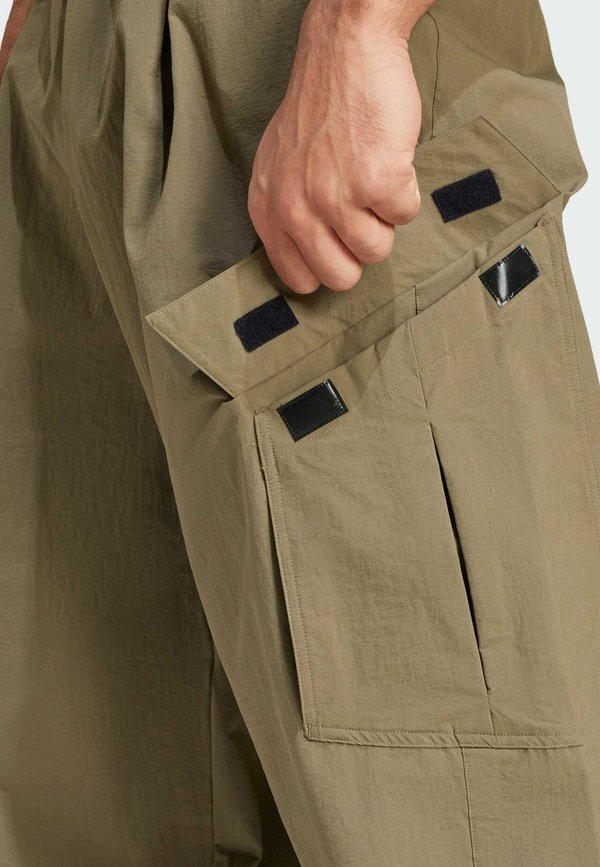 Trousers - olive strata4