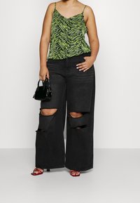 ONLY Carmakoma Débardeur - black