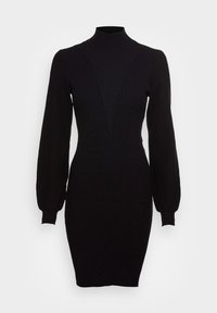 Robe noire en maille côtelée avec un col montant, un corsage ajusté, de longues manches bouffantes et une coupe fuselée, comportant des détails de coutures verticales.