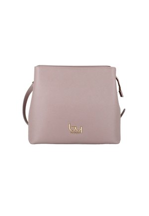 Borsa rettangolare rosa chiaro con tracolla e un piccolo logo dorato al centro anteriore.