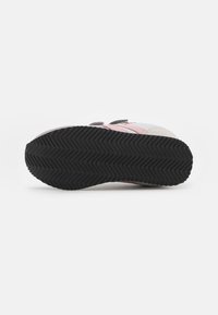 Hummel RELFEX DOUBLE - Sneaker low - grey/light pink