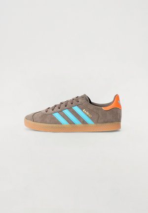 GAZELLE UNISEX - Sporta apavi - cargo brown/blue glow/impact orange