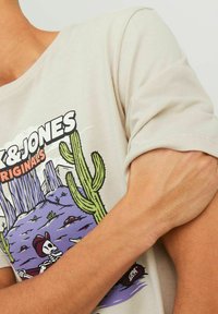 Jack & Jones JORAFTERLIFE TEE - Camiseta estampada - moonbeam