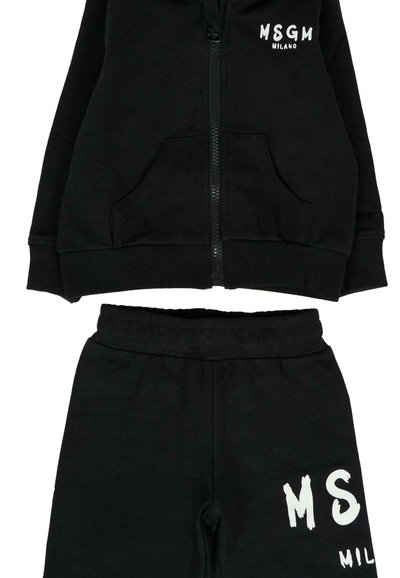 Czarna bluza zapinana na zamek z przednimi kieszeniami oraz pasujące dresowe spodnie z elastycznym pasem, obie części z białymi logo "MSGM Milano".