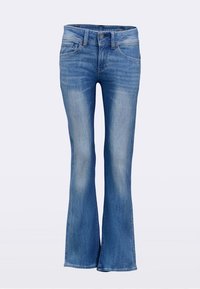 Trapezaste plave traper hlače s izblijedjelom teksturom, dizajnom s pet džepova i zatvaranjem na gumbe. Rub doseže do poda kad se nose.