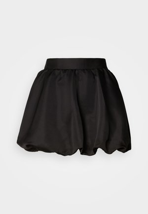 Saia de satin preta com uma cintura larga, apresentando uma forma volumosa e em bolha. Textura suave sem padrões visíveis ou detalhes em metal.